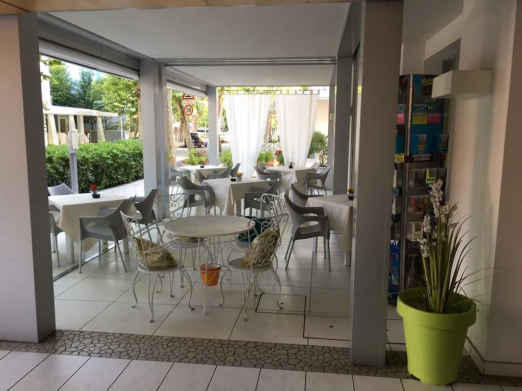 Hotel Nuova Riccione 2*,