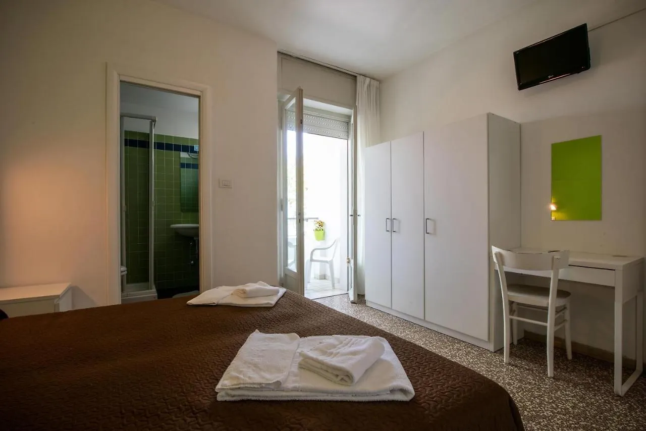 Hotel Nuova Riccione 2*,